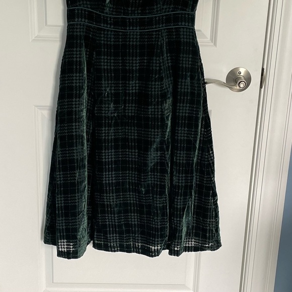 Emily Lovelock Green Plaid Velvet A-line Dress - 29596 - Picture 6 of 15